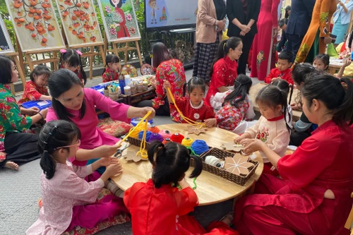 Học sinh Hà Nội nghỉ Tết Bính Ngọ 5 ngày