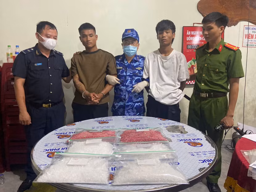 vu-ngay-2262026-2-doi-tuong-38000-vien-ma-tuy-tong-hop-4-kg-ma-tuy-da.jpg