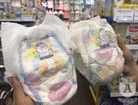 Cận cảnh những chiếc bỉm giả như thật