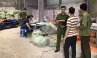 Cận cảnh những chiếc bỉm giả như thật