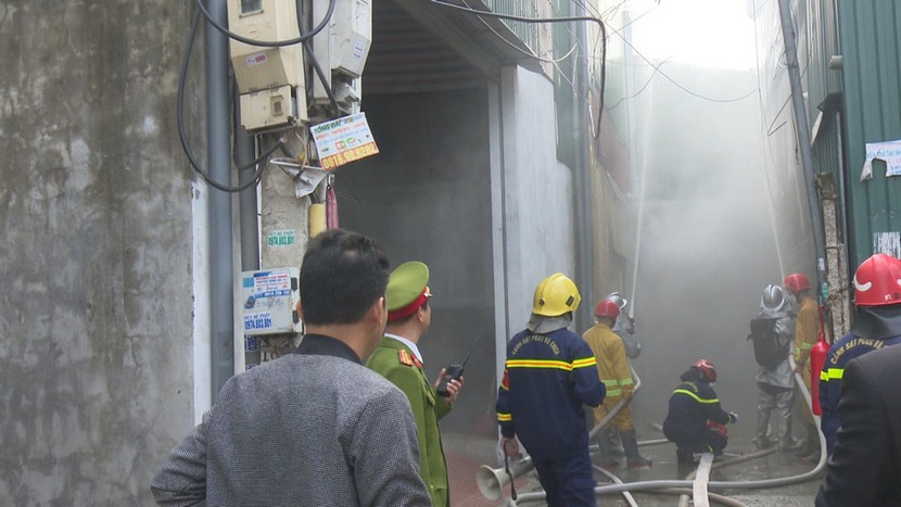 Cảnh sát PCCC và CNCH - CAH Thường Tín diễn tập phương án chữa cháy, cứu nạn Cảnh sát PCCC và CNCH - CAH Thường Tín diễn tập phương án chữa cháy, cứu nạn