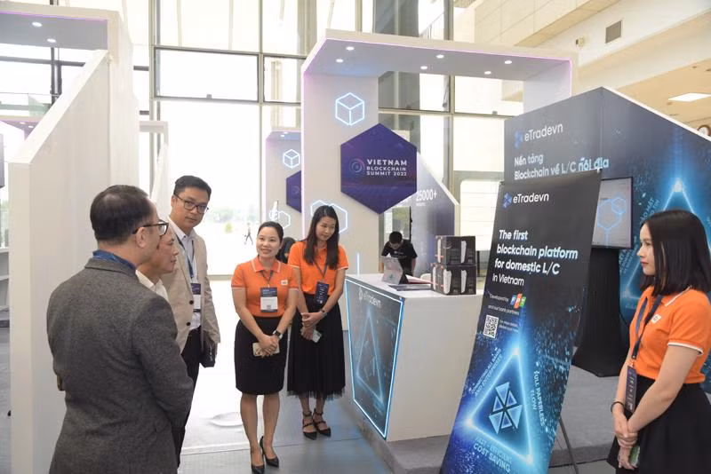 Gian hàng giới thiệu nền tảng eTradevn do FPT IS - Công ty thành viên Tập đoàn FPT cùng hai ngân hàng thương mại hàng đầu Việt Nam nghiên cứu