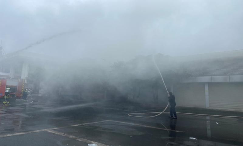 Diễn tập tình huống cháy giả định tại tòa nhà bến xe Giáp Bát Diễn tập tình huống cháy giả định tại tòa nhà bến xe Giáp Bát