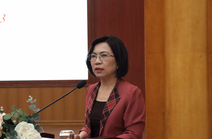 Bí thư Quận ủy Tây Hồ Lê Thị Thu Hằng phát biểu tại hội nghị