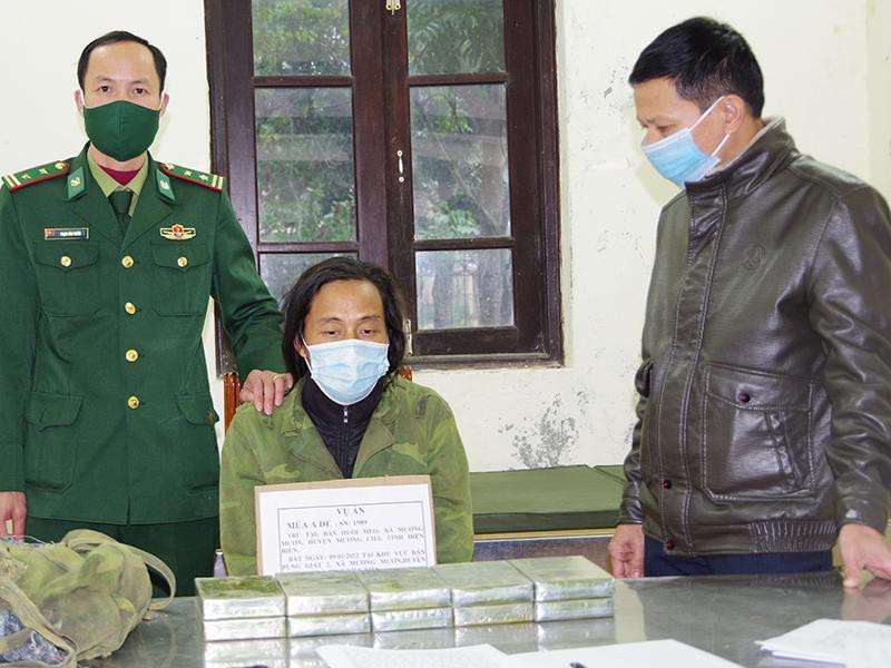 Đối tượng Mùa A Dế và tang vật vụ án Đối tượng Mùa A Dế và tang vật vụ án