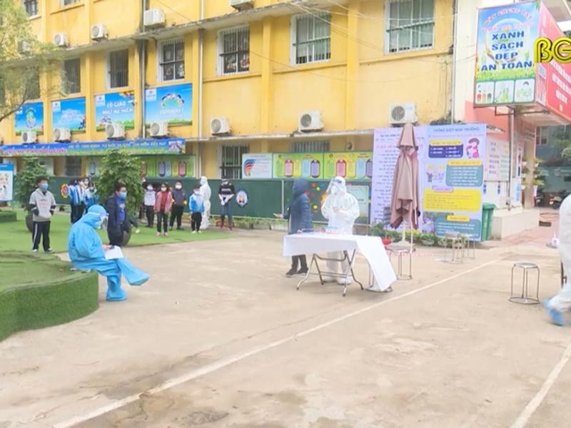 Trường Tiểu học Ngô Sĩ Liên do lơ là, chủ quan, không bám sát diễn biến tình hình dịch đã xảy ra hậu quả bùng phát ổ dịch Covid-19