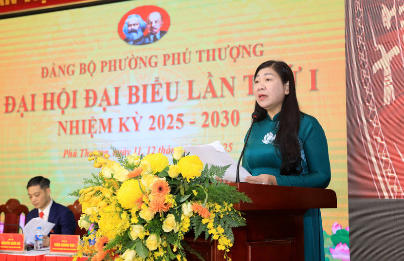 Chủ tịch Ủy ban MTTQ Việt Nam thành phố Hà Nội Nguyễn Lan Hương phát biểu chỉ đạo Đại hội