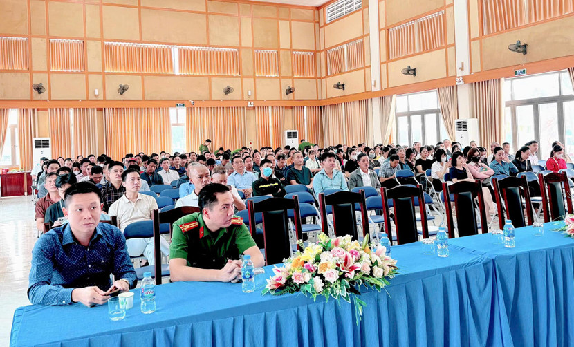 Các học viên trang bị kiến thức pháp luật về PCCC và CNCH Các học viên trang bị kiến thức pháp luật về PCCC và CNCH