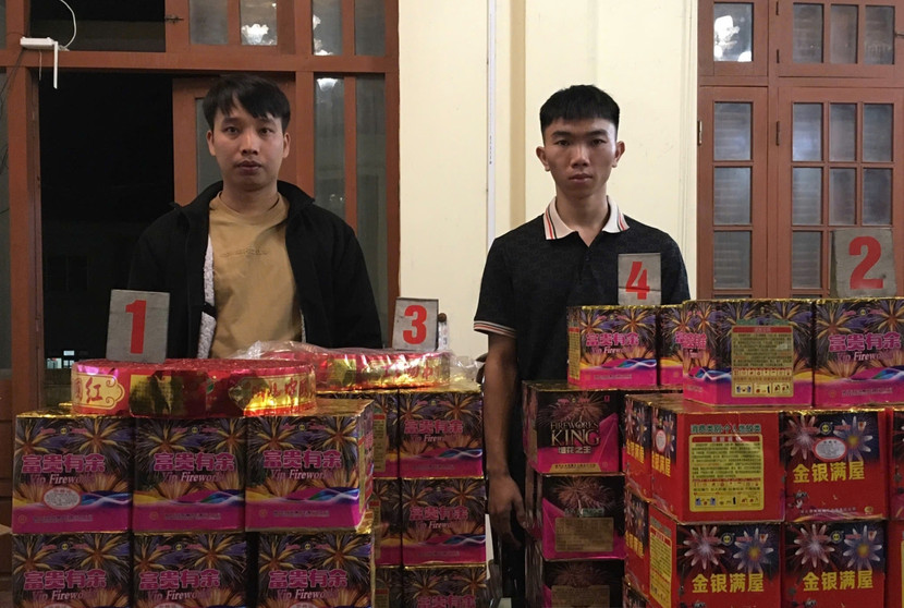 Hai đối tượng và tang vật bị thu giữ