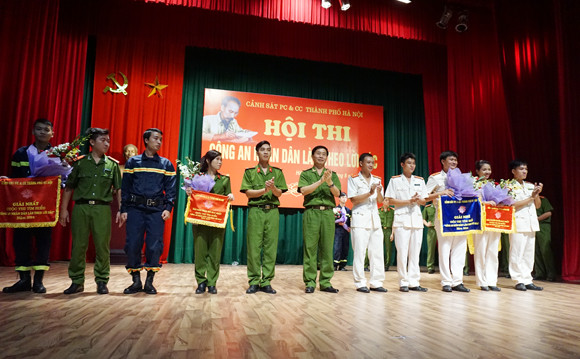 Cảnh sát PC&CC Hà Nội triển khai hội thi “Công an nhân dân làm theo lời Bác” ảnh 10