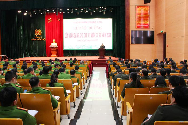 Đại tá Đặng Ngọc Bách, Phó Cục trưởng Cục Công tác Đảng và công tác chính trị (Cục X03) - Bộ Công an báo cáo, giảng dạy Đại tá Đặng Ngọc Bách, Phó Cục trưởng Cục Công tác Đảng và công tác chính trị (Cục X03) - Bộ Công an báo cáo, giảng dạy