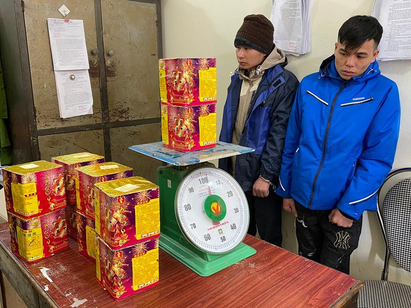 Hai đối tượng và tang vật