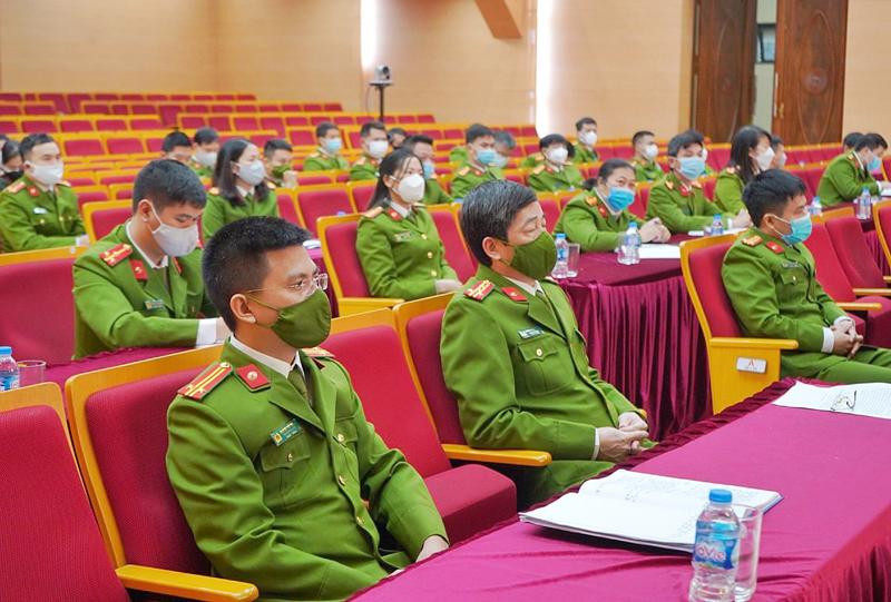 Lãnh đạo và CBCS làm nhiệm vụ phòng, chống ma túy của CATP Hà Nội nâng cao nghiệp vụ pháp luật và tập huấn Luật phòng chống ma túy