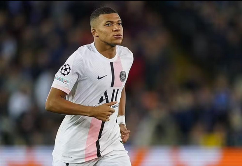 Man City sẵn sàng cạnh tranh với Real Madrid mua Mbappe vào tháng 1 năm tới Man City sẵn sàng cạnh tranh với Real Madrid mua Mbappe vào tháng 1 năm tới