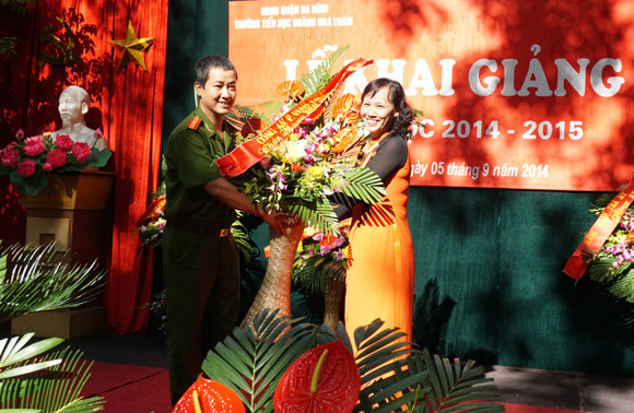 “Những bông hoa nhỏ” háo hức ngày khai trường ảnh 1