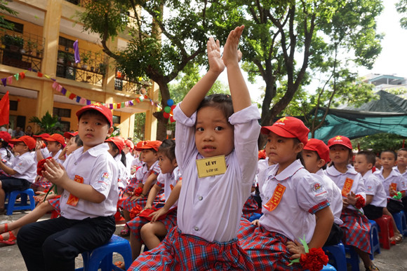 “Những bông hoa nhỏ” háo hức ngày khai trường ảnh 12 “Những bông hoa nhỏ” háo hức ngày khai trường ảnh 12