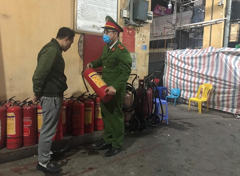 Kiểm tra, hướng dẫn công tác PCCC tại chợ