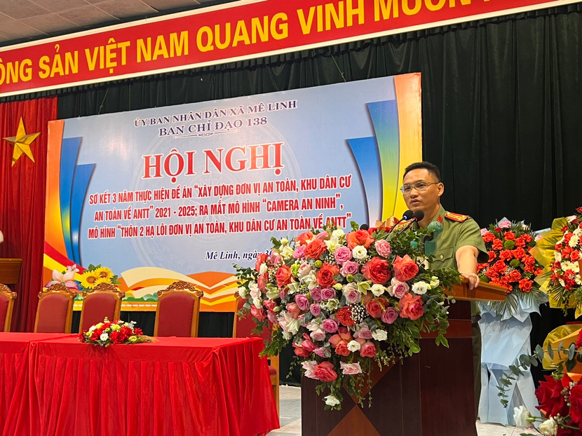 Thượng tá Nguyễn Tuấn Bình, Phó Trưởng Công an huyện Mê Linh phát biểu tại Hội nghị Thượng tá Nguyễn Tuấn Bình, Phó Trưởng Công an huyện Mê Linh phát biểu tại Hội nghị