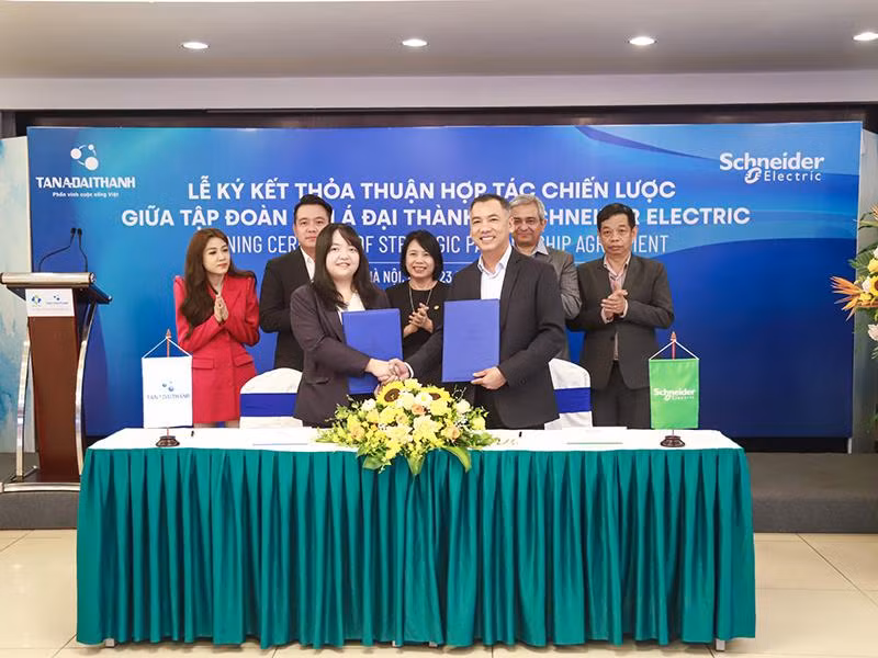 Tân Á Đại Thành và Schneider Electric Việt Nam kí hợp tác chiến lược