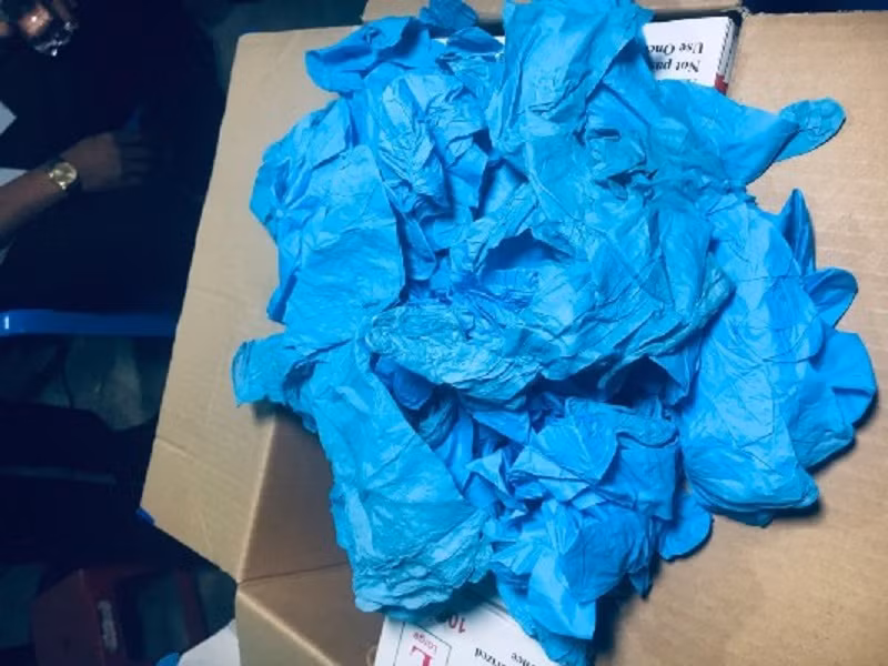 Số găng tay giả cơ quan Công an thu giữ Số găng tay giả cơ quan Công an thu giữ