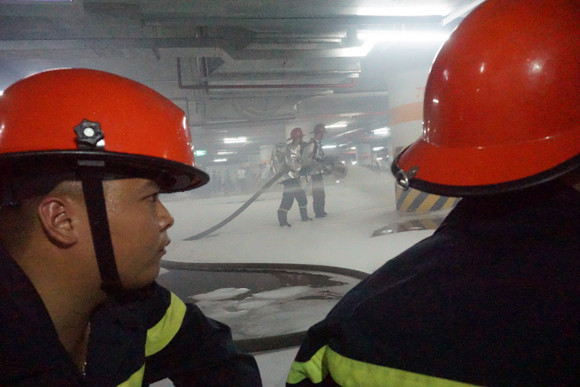 Giả định sự cố hỏa hoạn trong tầng hầm Royal City ảnh 8