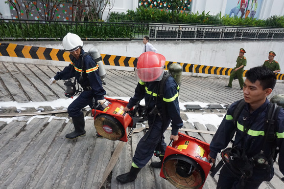 Giả định sự cố hỏa hoạn trong tầng hầm Royal City ảnh 12