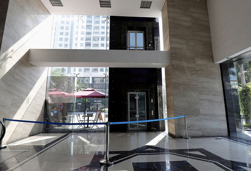 Khu vực thang máy chung cư Golden Land (do Công ty CP đầu tư dịch vụ tài chính Hoàng Huy, viết tắt Công ty Hoàng Huy, làm chủ đầu tư), nơi xảy ra vụ tai nạn