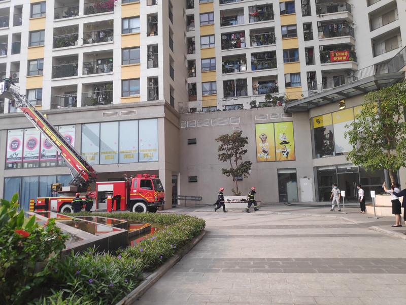 Lực lượng Cảnh sát PCCC và CNCH - CAQ Hoàng Mai điều động xe thang tham gia diễn tập PCCC và CNCH Lực lượng Cảnh sát PCCC và CNCH - CAQ Hoàng Mai điều động xe thang tham gia diễn tập PCCC và CNCH