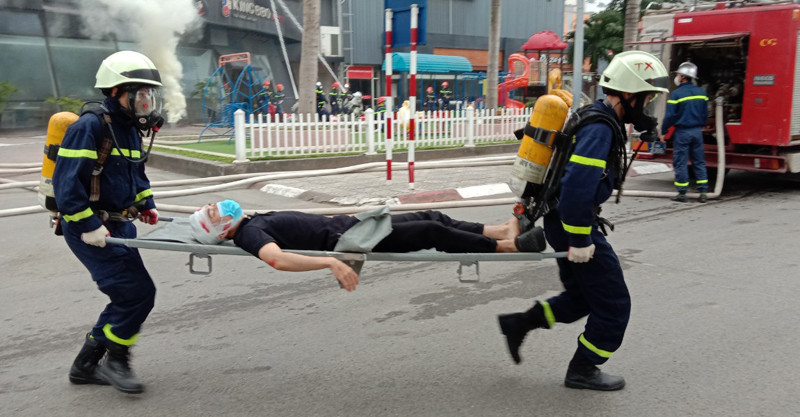 Siêu thị vào dịp cuối năm thường là nơi có đông người mua sắm, trong khi đó ý thức người dân chưa cao nên tiềm ẩn nguy cơ cháy, nổ