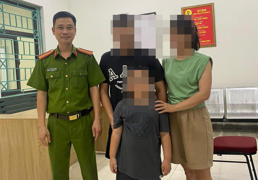 CAP Quảng An giúp cháu bé đi lạc tìm lại người thân