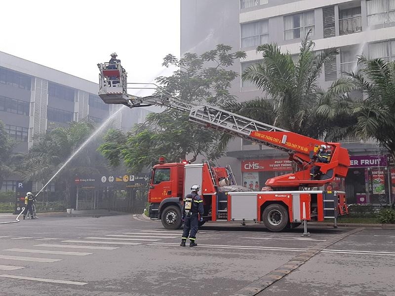 Cảnh sát PCCC và CNCH- CATP Hà Nội diễn tập PCCC và tìm kiếm cứu nạn tại khu chung cư Time City