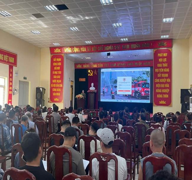 Đại diện các cơ sở thuộc diện quản lý Nhà nước về PCCC và CNCH tham gia tập huấn Đại diện các cơ sở thuộc diện quản lý Nhà nước về PCCC và CNCH tham gia tập huấn
