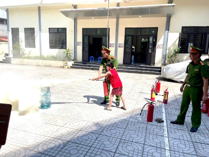 Việc sử dụng thành thạo phương tiện được trang bị sẽ hạn chế cháy lan, cháy lớn