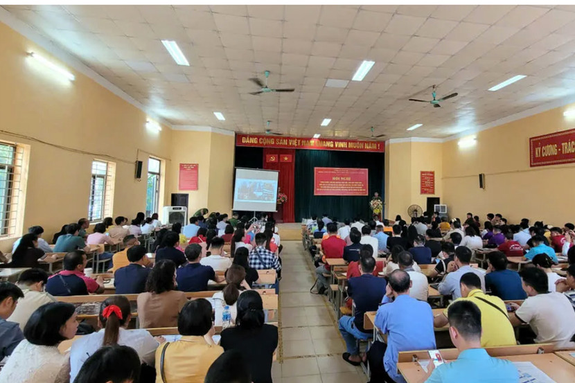 Đội Chữa cháy và CNCH khu vực số 4, đã tổ chức tập huấn cho hàng trăm đại diện cơ sở sản xuất, kinh doanh và hộ gia đình trên địa bàn phường Dương Nội, Đại Mỗ, Yên Nghĩa