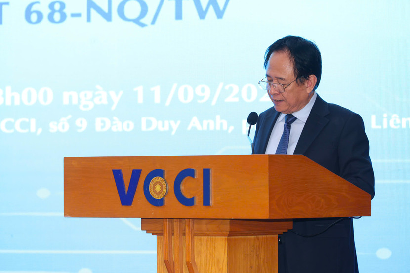 Tổng Biên tập Tạp chí Luật sư Việt Nam, ông Đặng Ngọc Luyến phát biểu khai mạc