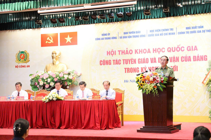 Đồng chí Trần Quốc Tỏ, Ủy viên Trung ương Đảng, Phó Bí thư Đảng ủy Công an Trung ương, Thứ trưởng Bộ Công an phát biểu tại Hội thảo khoa học