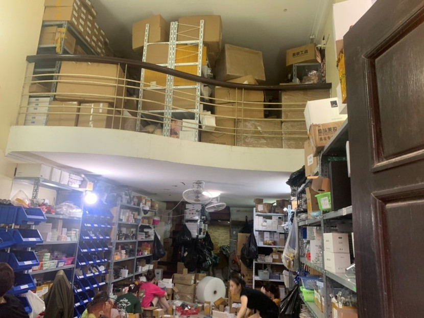 Cơ quan Công an phát hiện số lượng lớn hàng hoá mỹ phẩm không rõ nguồn gốc, hoá đơn chứng từ