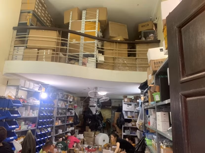 Cơ quan Công an phát hiện số lượng lớn hàng hoá mỹ phẩm không rõ nguồn gốc, hoá đơn chứng từ