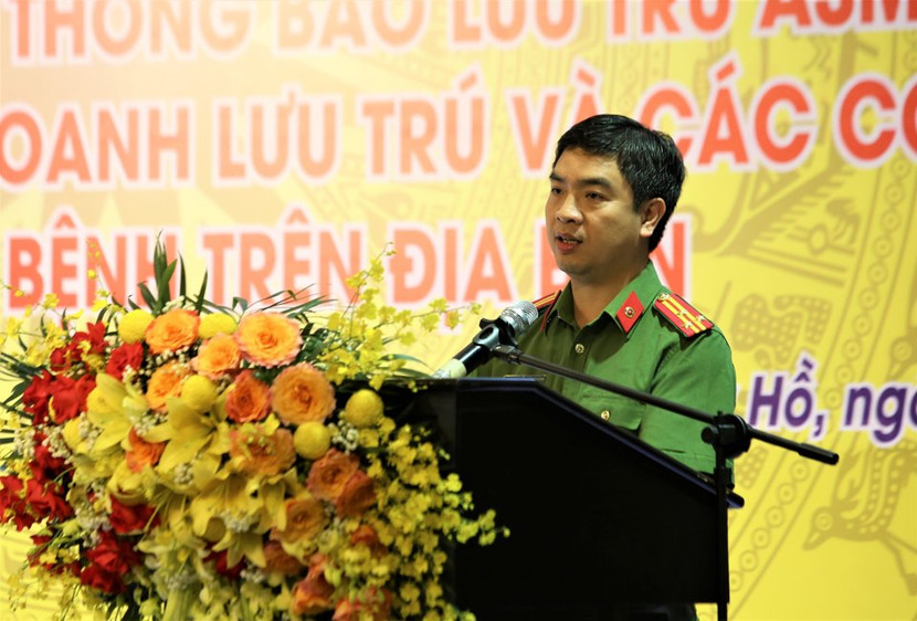 Thượng tá Nguyễn Hữu khánh, Trưởng CAQ Tây Hồ phát biểu tại hội nghị