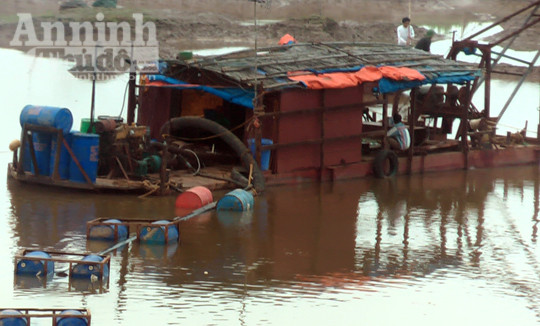 "Vòi bạch tuộc" rút ruột sông Hồng ảnh 1