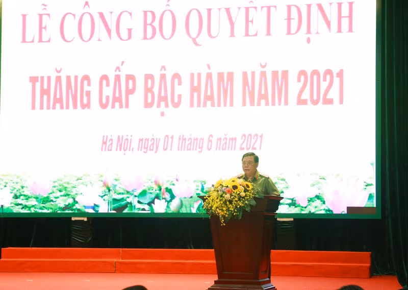 Trung tướng Nguyễn Hải Trung, Ủy viên Ban Thường vụ Thành ủy, Bí thư Đảng ủy, Giám đốc CATP Hà Nội chủ trì buổi lễ