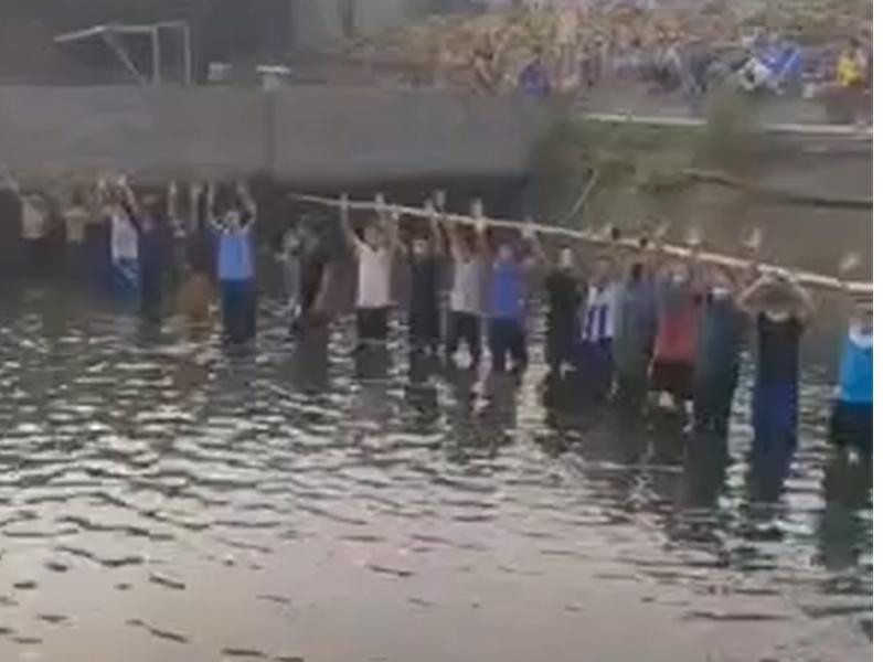 Nhà máy Giấy Xương Giang tập trung đông công nhân bắt cá giữa lúc dịch Covid-19 đang diễn biến phức tạp