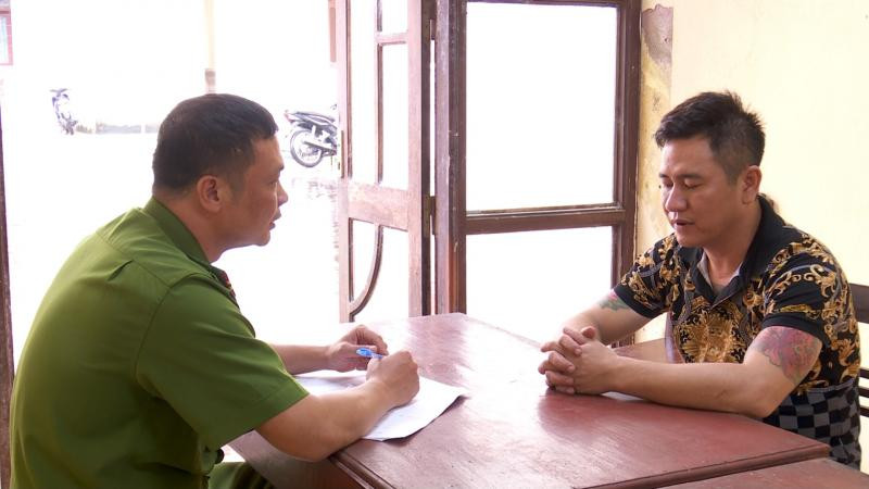 Cơ quan CSĐT ghi lời khai của Dương Văn Hùng Cơ quan CSĐT ghi lời khai của Dương Văn Hùng