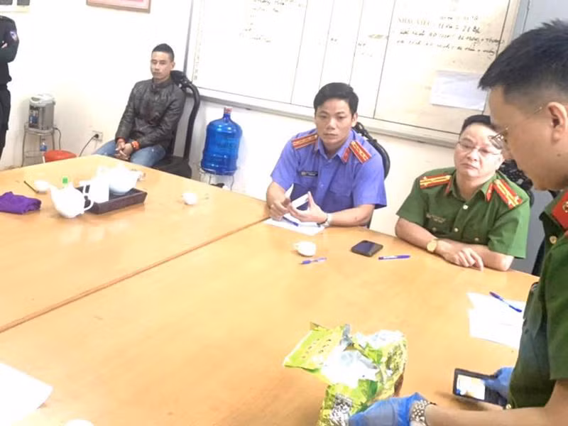 Cơ quan chức năng kiểm đếm, niêm phong số tang vật vụ án