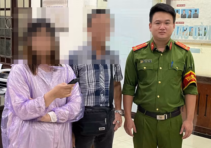 Công an phường Yên Phụ đã nhanh chóng tìm người thân cho phụ nữ lạc nhà