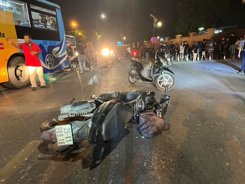 Hiện trường vụ tai nạn trên phố Trần Hưng Đạo Hiện trường vụ tai nạn trên phố Trần Hưng Đạo