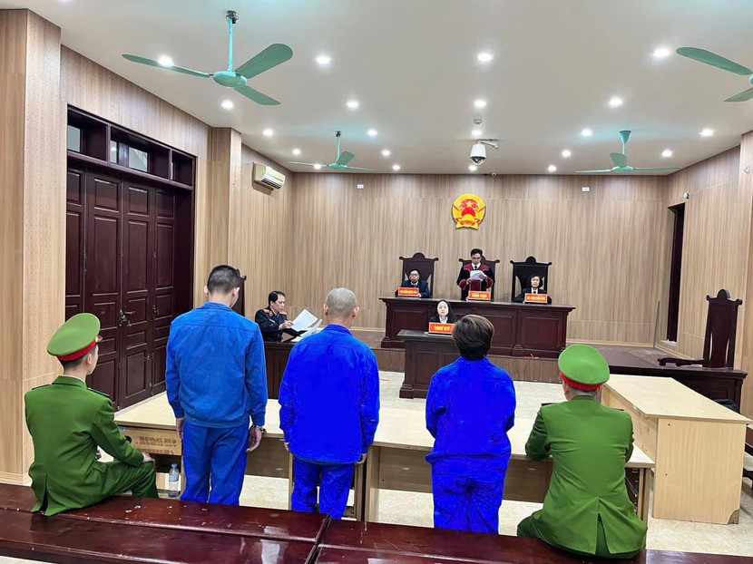 Hội đồng xét xử tuyên phạt 3 bị cáo tổng số 38 tháng tù giam