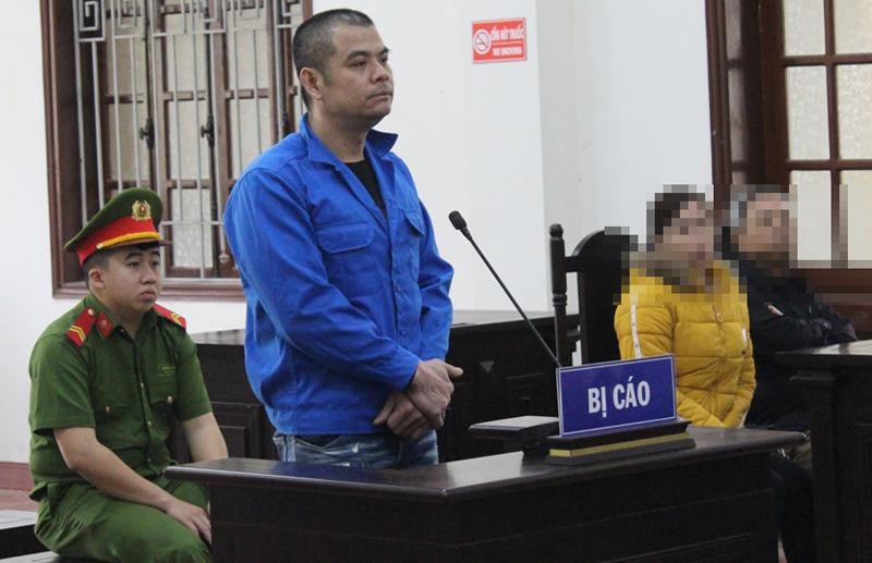 Bị cáo Huế tại phiên tòa