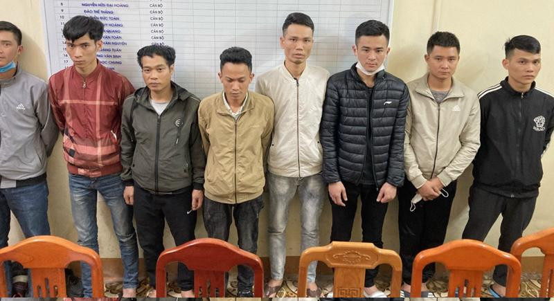 Nhóm đối tượng trộm cắp bị cơ quan công an bắt giữ