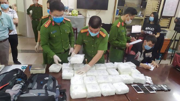 Phòng Cảnh sát ĐTTP về ma tuý kiểm đếm số tang vật trong vụ án Nguyễn Xuân Quý cầm đầu